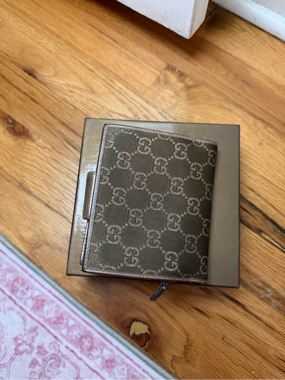 Vintage Gucci Abbey D-Ring Compact Wallet with Box - Picture 9 of 12
